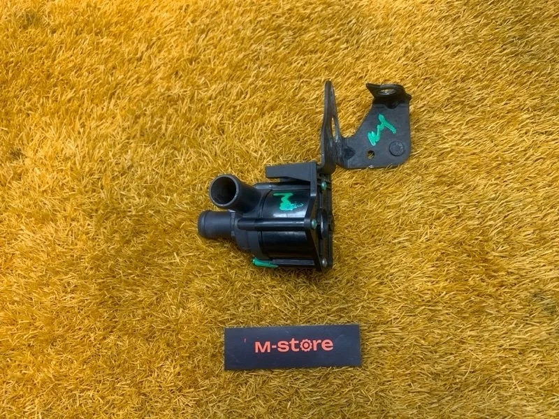 Помпа дополнительная Audi A4 2012 06H121601J B8/8K CDNB