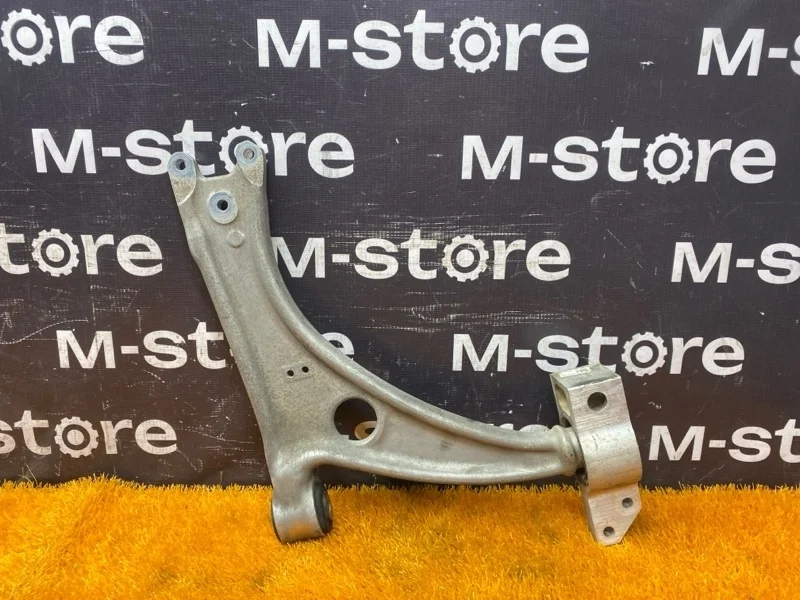 Рычаг подвески нижний Audi Q3 2012 3C0407151H 8U CPSA, передний левый