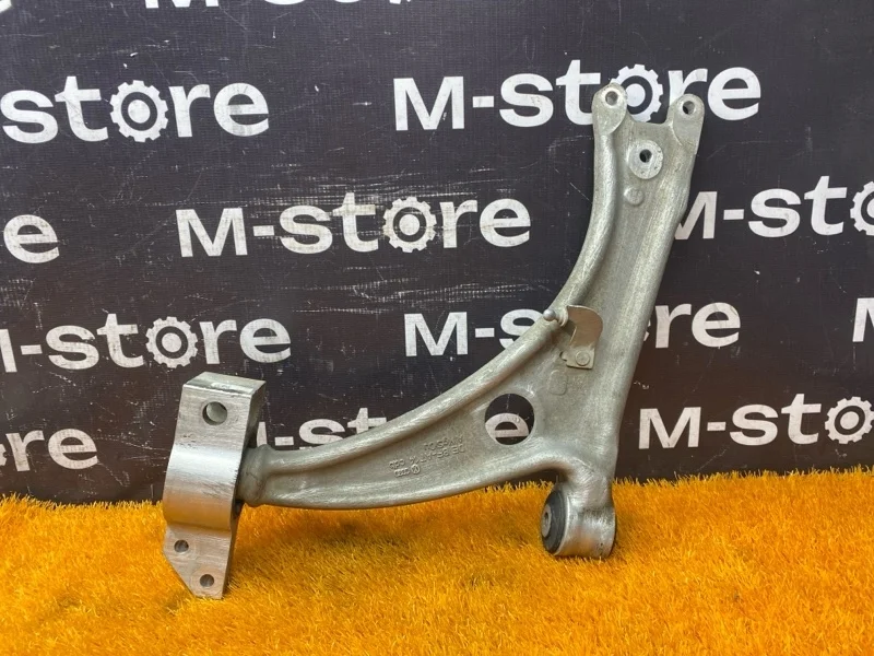 Рычаг подвески нижний Audi Q3 2012 3C0407151H 8U CPSA, передний правый