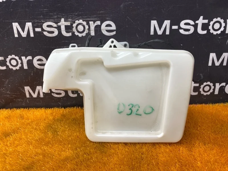 Бачок омывателя Bmw 5-Series 2005 61667034967 E60 N52B25A