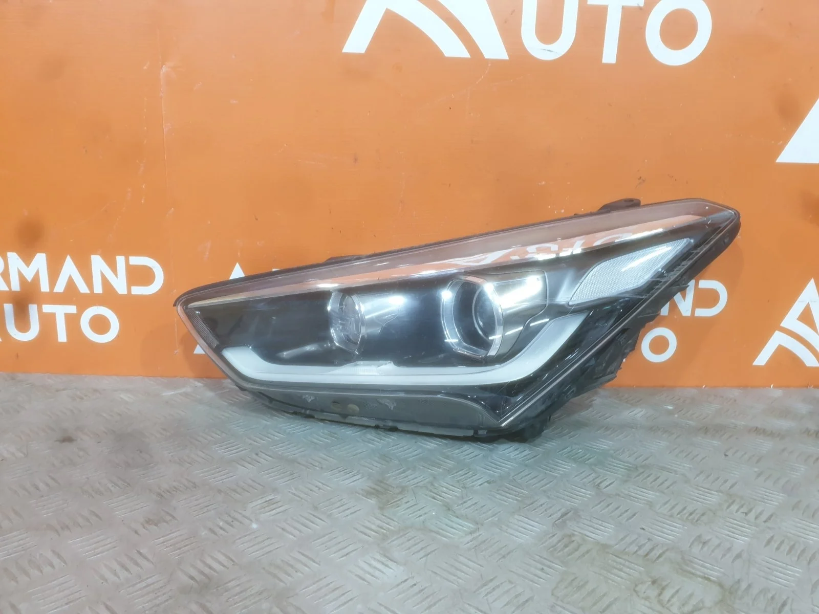 Фара HYUNDAI Grand Santa Fe 2015-2019 B8