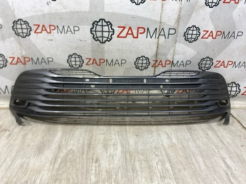 Решетка бампера передняя Toyota Camry V70
