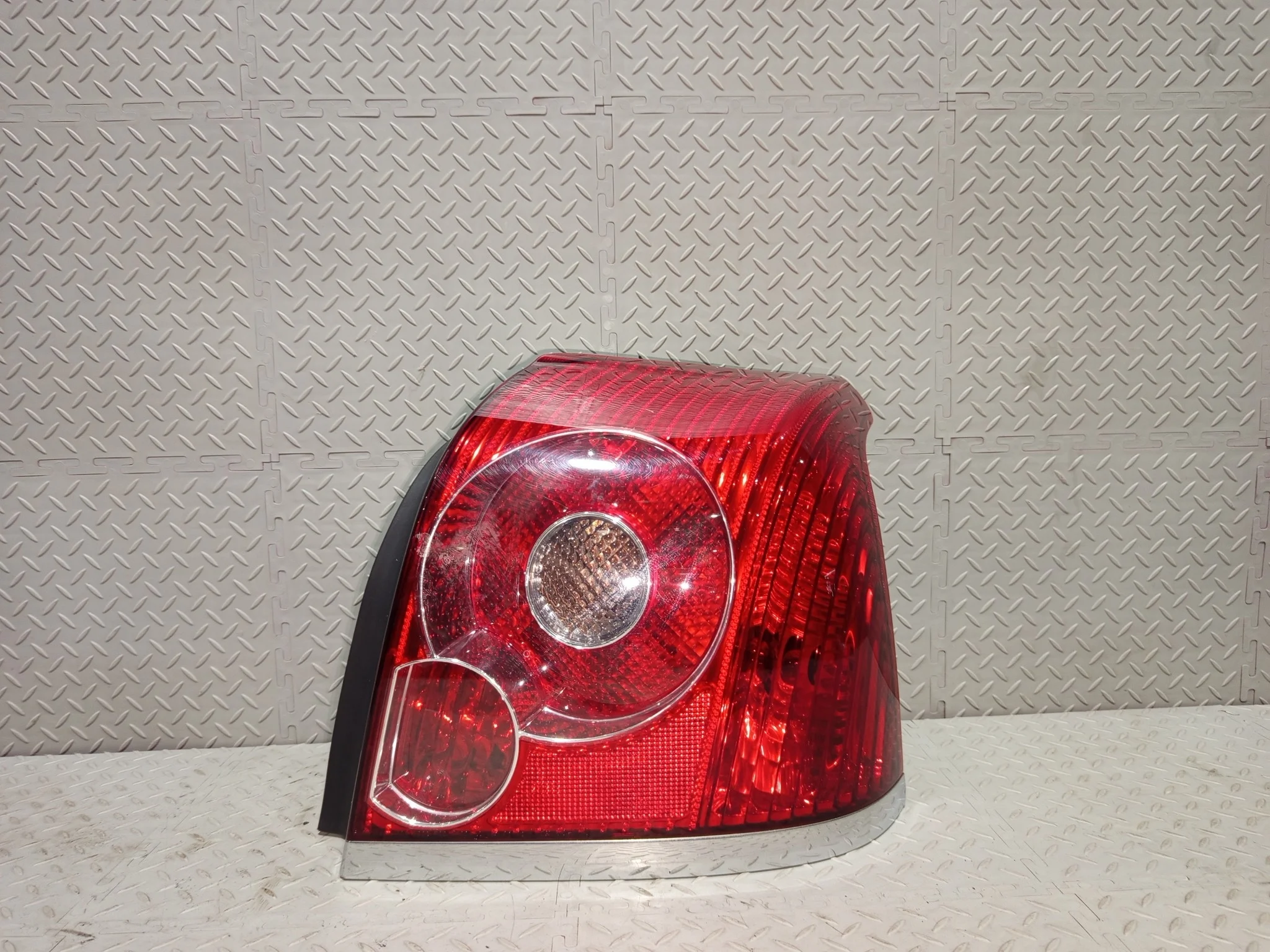 ФОНАРЬ TOYOTA AVENSIS AZT250 AZT251 AZT255 35110 05085 SEDAN 2 МОДЕЛЬ ПРАВЫЙ 8155105200 GE304