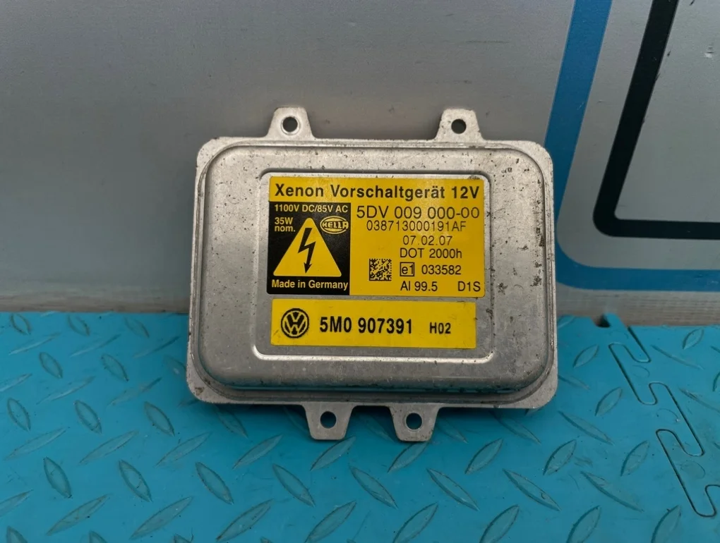 Блок розжига ксенона Volkswagen Touareg 2007 5M0907391 7L6 BHK 3.6