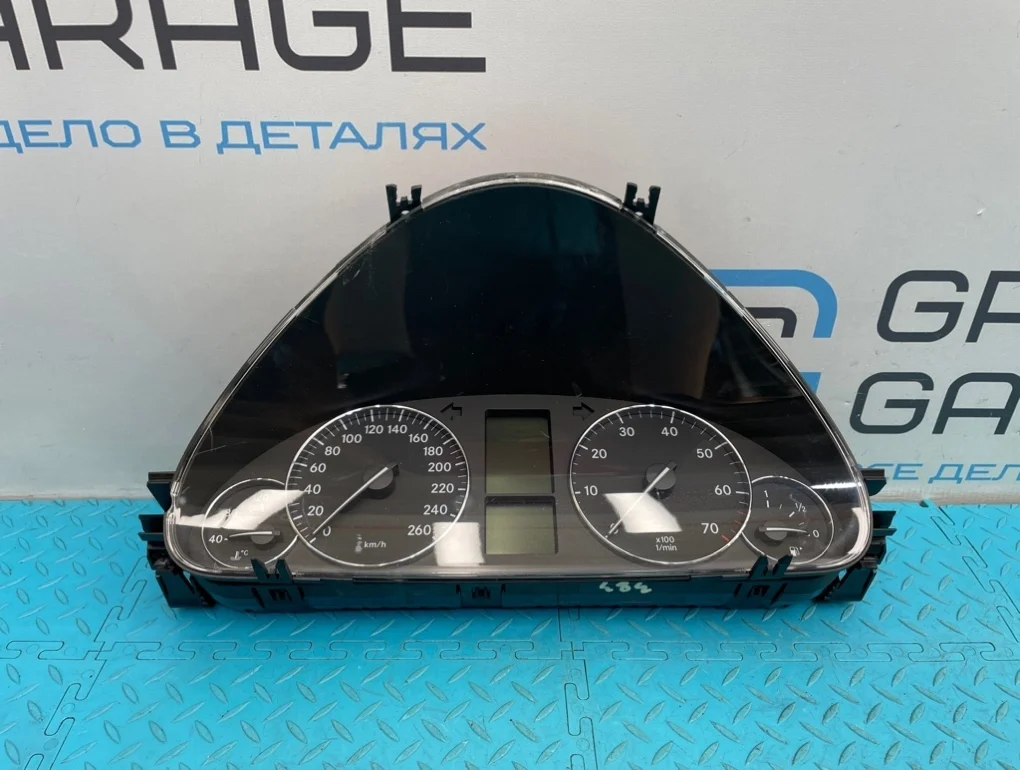 Панель приборов Mercedes-Benz C-Class 2006 A2035408747 W203 271.940 1.8