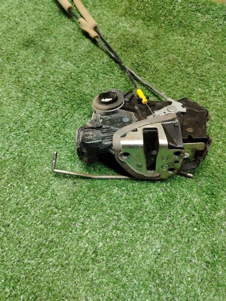 Замок двери Lexus Lx570 2008 6904042241 URJ201 3URFE, передний левый