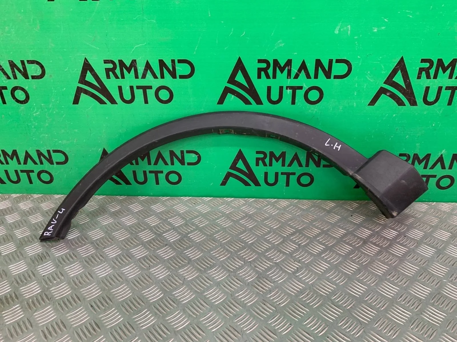 Расширитель крыла Toyota RAV4 2015-2019 CA40