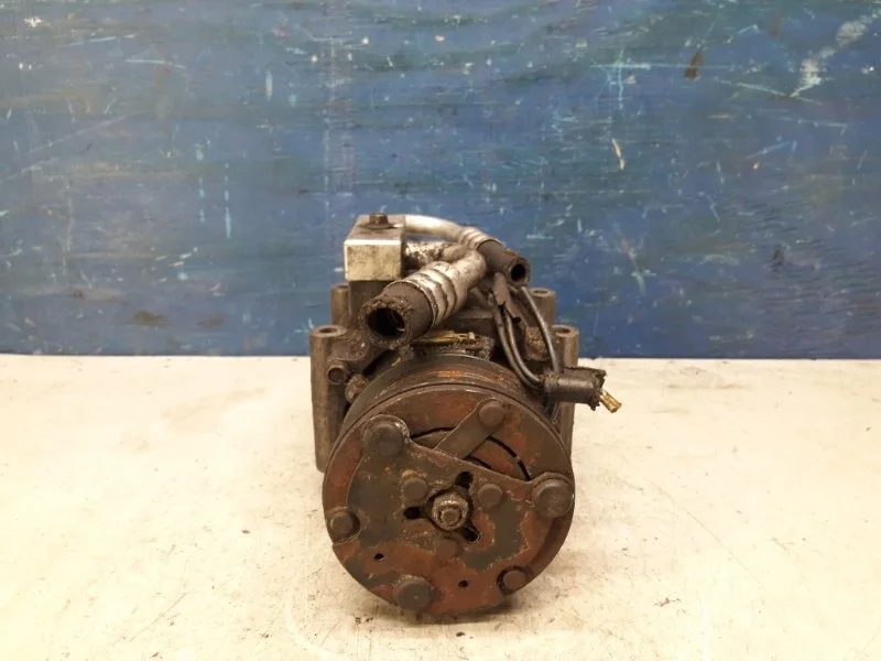 Компрессор кондиционера Ford Focus 1 YS4H19D629AB 1.8 F9DA