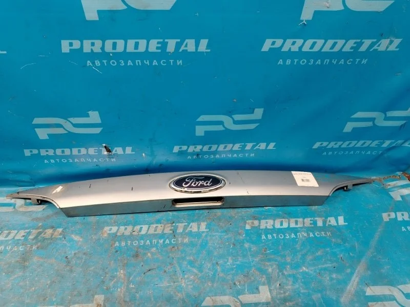 Накладка крышки багажника Ford Focus 2010-2019