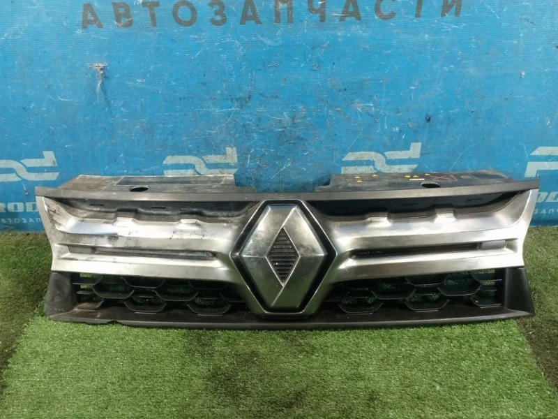 Решетка радиатора Renault Duster КРОССОВЕР