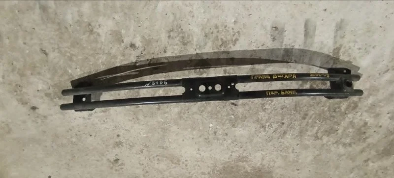 Усилитель бампера передний Suzuki Grand Vitara