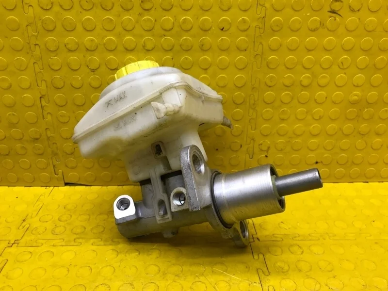 Главный тормозной цилиндр Porsche Panamera 2014 97035591000 970 CWAA