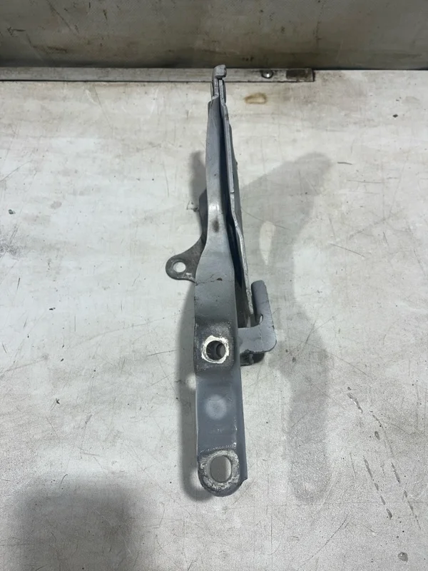 Петля капота левая KIA Sportage 3