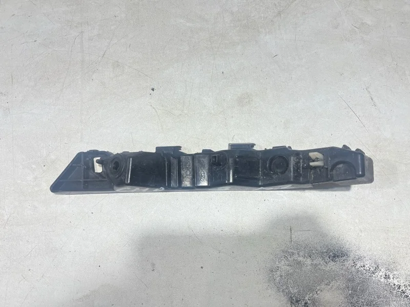 Кронштейн крыла передний левый KIA Sportage 3