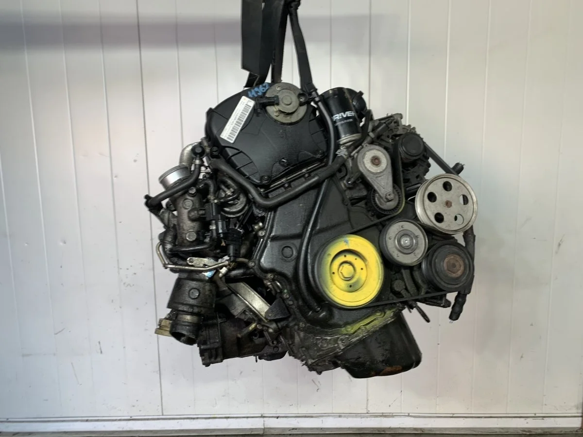 Двигатель Audi A4 B8 (2007—2012) CDHB 1.8 i бензин Передний