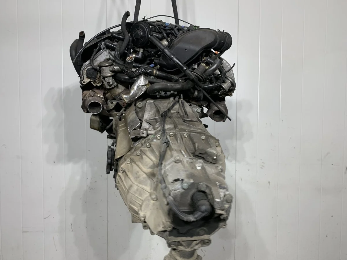 Двигатель Audi A4 B6 (2000—2006) BDV 2.4 i бензин Передний