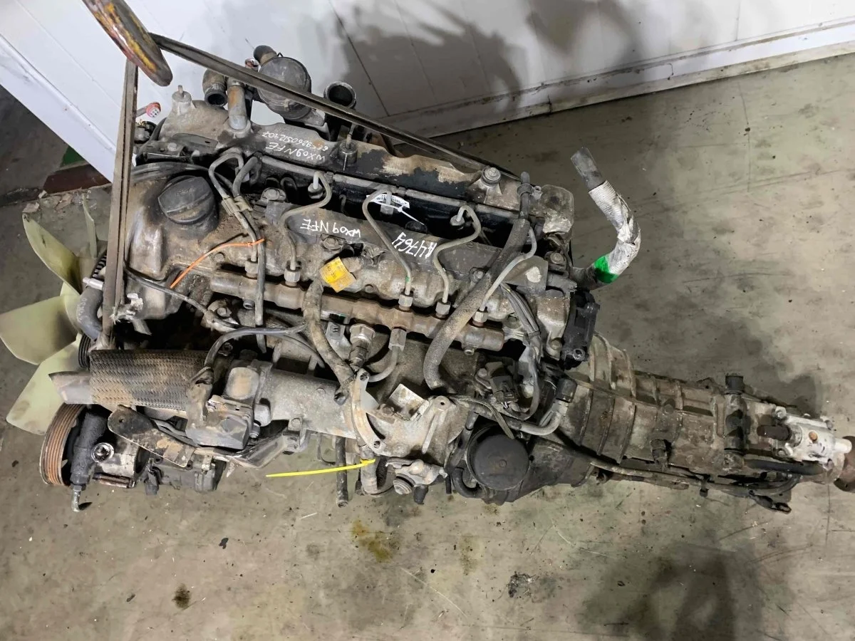 Двигатель SsangYong Rodius 1 поколение 2004 - 2007 665.926 2.7 CDI дизель Задний