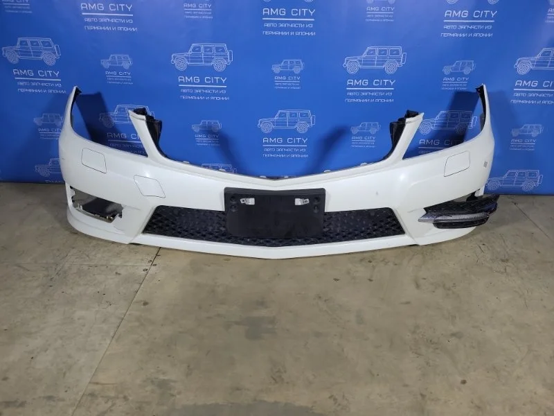 Бампер Mercedes-Benz C-Class 2011 A2048851016 W204 M271820, передний