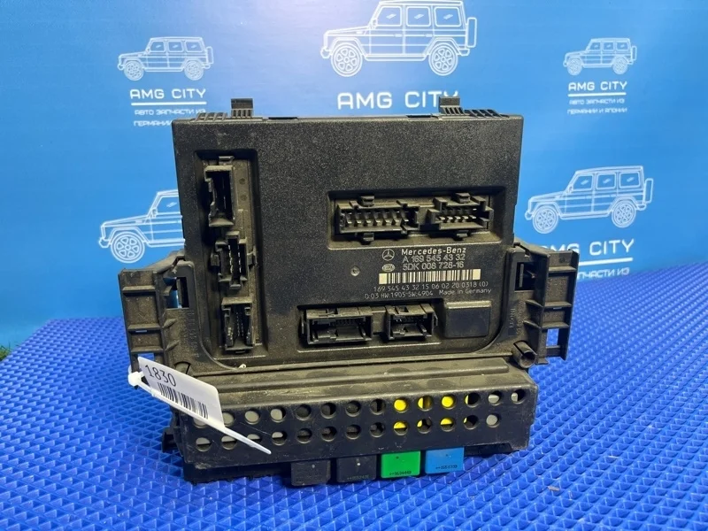 Блок предохранителей Mercedes-Benz A-Class 1999 A1695454332 W169 M266940, передний