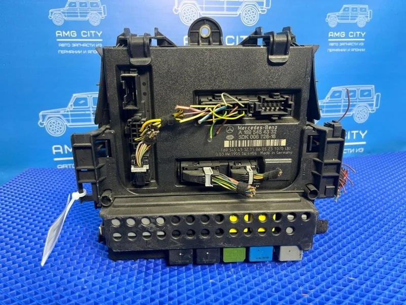 Блок предохранителей Mercedes-Benz A-Class 1999 A1695454332 W169 M266940, передний