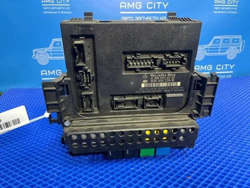 Блок предохранителей Mercedes-Benz A-Class 1999 A1695454332 W169 M266940, передний