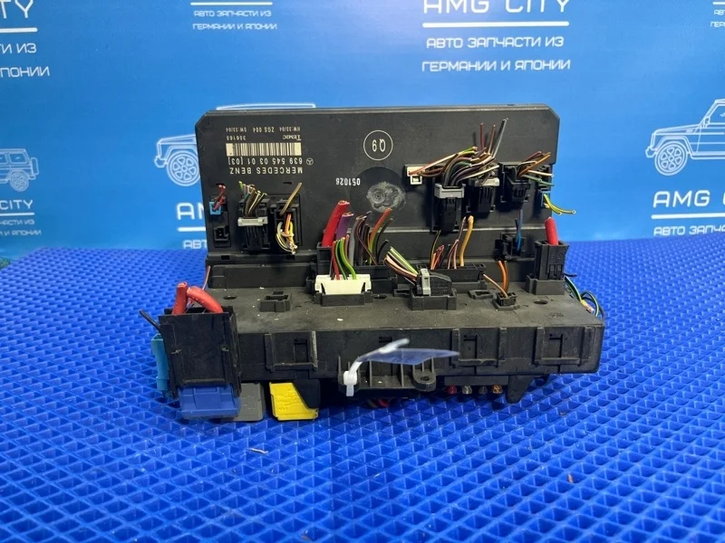 Блок предохранителей Mercedes-Benz Viano 2008 A6395450301 W639 M112976, передний