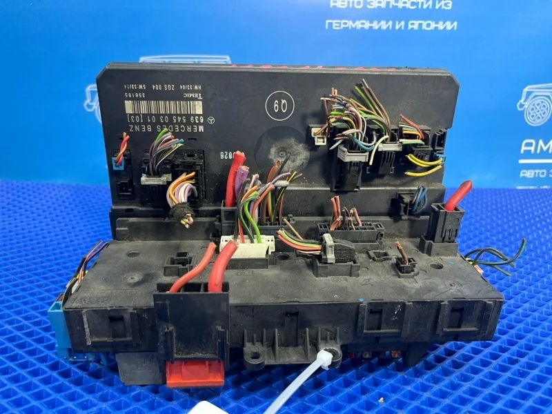 Блок предохранителей Mercedes-Benz Viano 2008 A6395450301 W639 M112976, передний