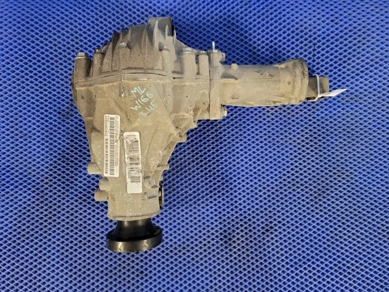 Редуктор Mercedes-Benz Gl-Class 2015 A1663300300 X166 М276821, передний