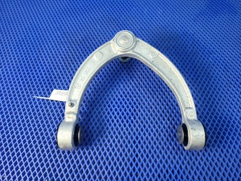 Рычаг передней подвески Mercedes-Benz Gle-Class 2016 A1663330000 W166 OM642826, передний правый