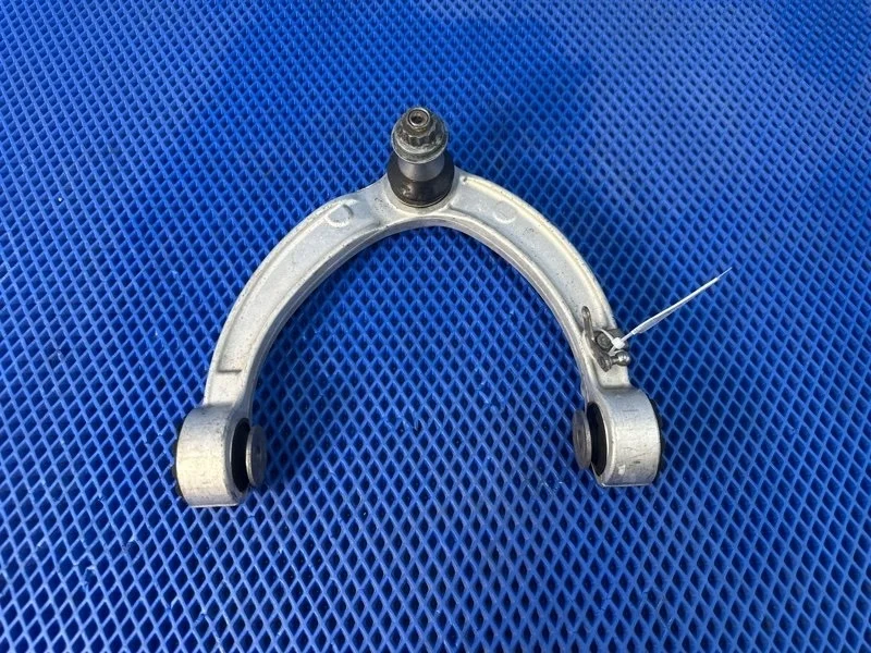 Рычаг передней подвески Mercedes-Benz Gle-Class 2016 A1663330000 W166 OM642826, передний правый