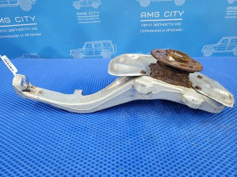 Кулак поворотный Mercedes-Benz M-Class 2015 A1663301020 W166 M276821, передний правый