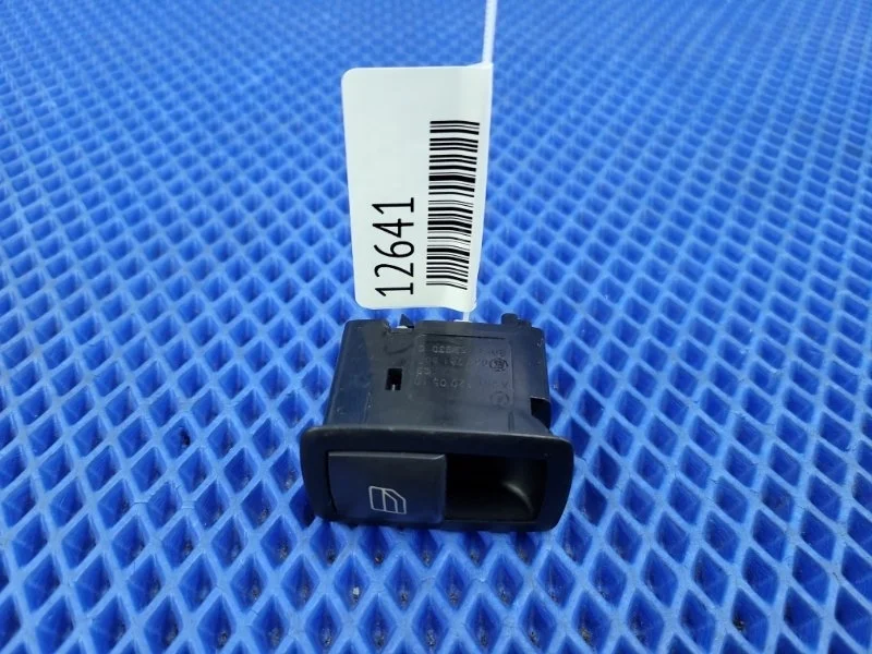 Кнопка стеклоподъемника Mercedes-Benz M-Class 2007 A2518200510 W164 М156980