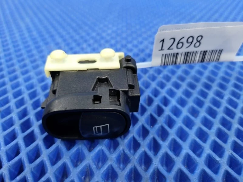 Кнопка стеклоподъемника Mercedes-Benz Clc-Class 2001 A2038200210 W203 М271955