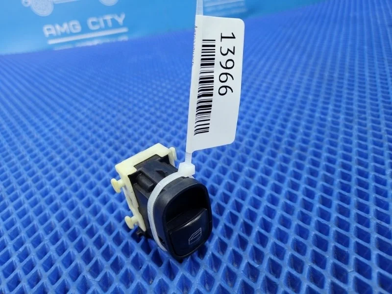 Кнопка стеклоподъемника Mercedes-Benz Clc-Class 2001 A2038200210 W203 М271955, передняя правая