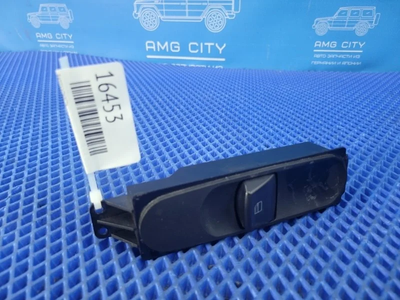 Кнопка стеклоподъемника Mercedes-Benz Viano 2013 A6395451413 W639 M272978, передняя левая