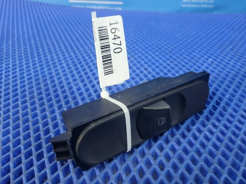 Кнопка стеклоподъемника Mercedes-Benz Viano 2013 A6395451413 W639 M272978, передняя левая
