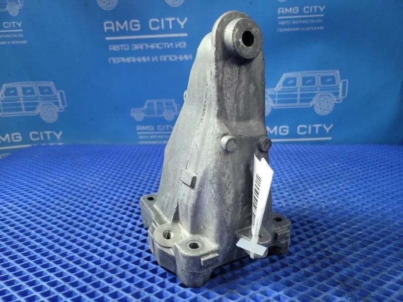 Кронштейн двигателя Mercedes-Benz E-Class 2015 A2742233904 W212 М274920
