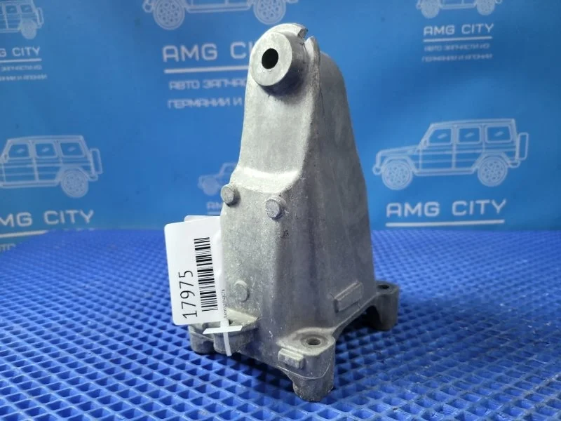 Кронштейн двигателя Mercedes-Benz E-Class 2015 A2742233904 W212 М274920