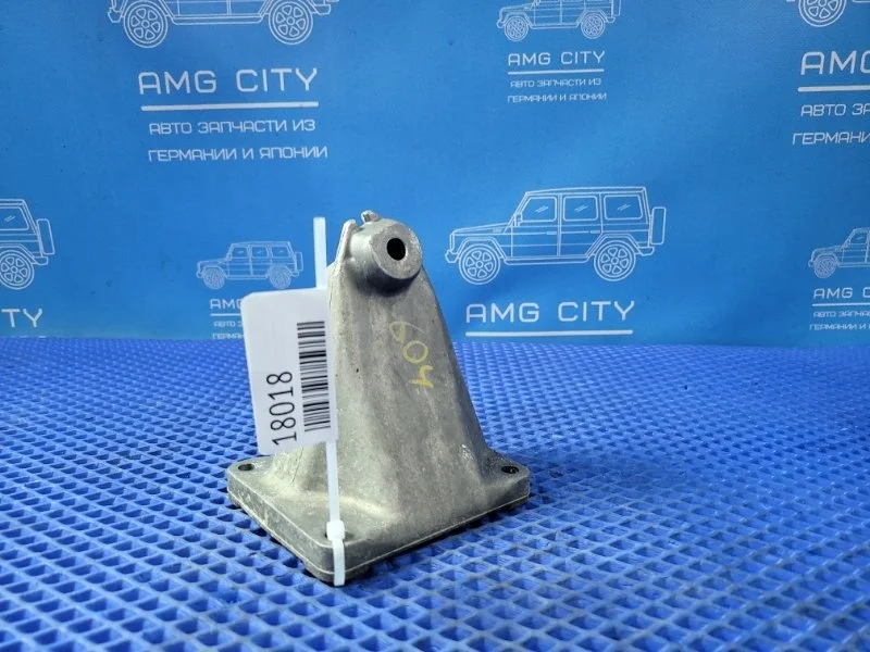 Кронштейн двигателя Mercedes-Benz E-Class 1998 A6042230004 W210 М112911