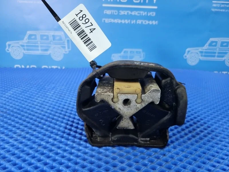 Подушка двигателя Mercedes-Benz Vito 2001 A6382411413 W638 M111980
