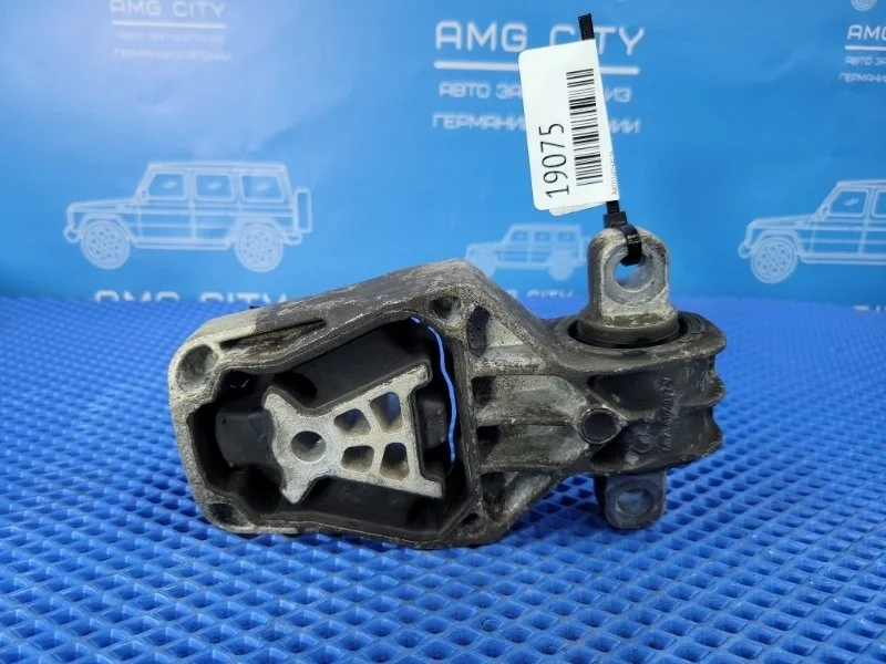 Подушка двигателя Mercedes-Benz A-Class 2014 A2462401209 W176 М270910