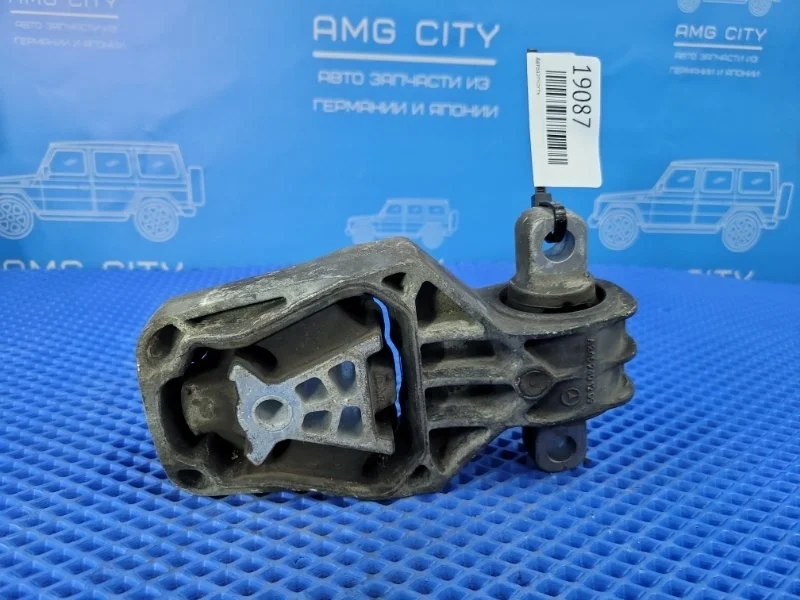 Подушка двигателя Mercedes-Benz A-Class 2014 A2462401209 W176 М270910
