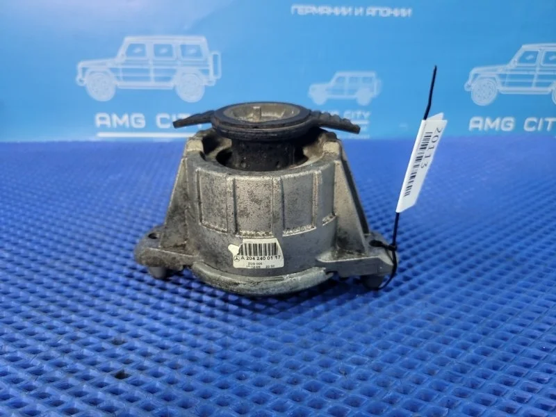 Опора двигателя Mercedes-Benz C-Class 2011 A2042400117 W204 М271860