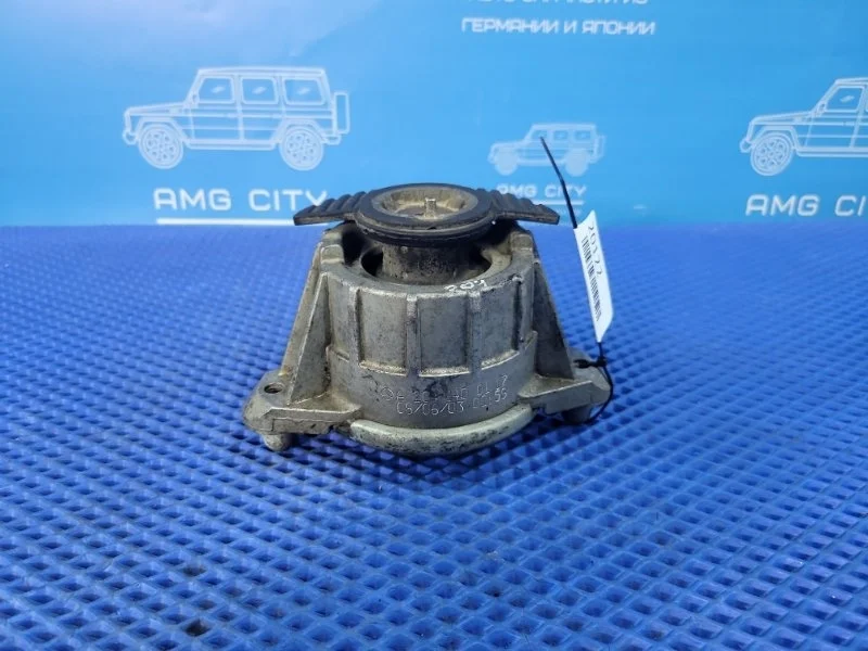 Опора двигателя Mercedes-Benz C-Class 2011 A2042400117 W204 М271860