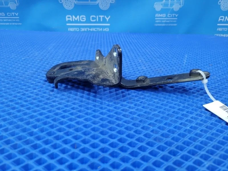 Петля капота Mercedes-Benz Viano 2013 A6397500351 W639 M272978, правая