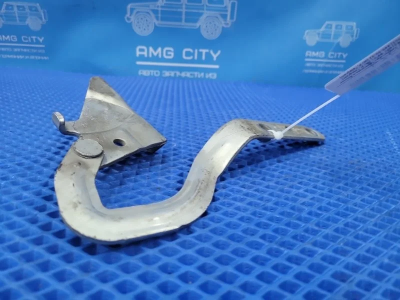 Петля капота Mercedes-Benz Viano 2013 A6397500351 W639 M272978, правая