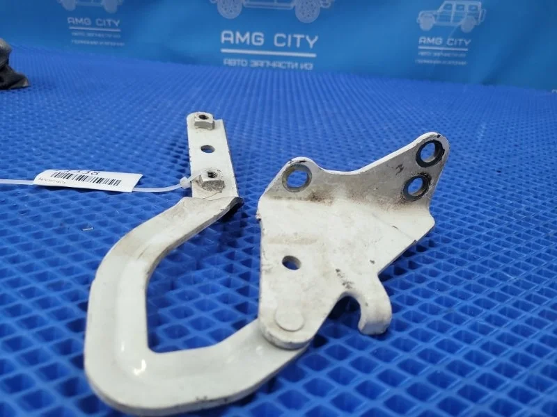 Петля капота Mercedes-Benz Viano 2013 A6397500251 W639 M272978, левая