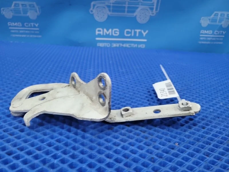 Петля капота Mercedes-Benz Viano 2013 A6397500351 W639 M272978, правая