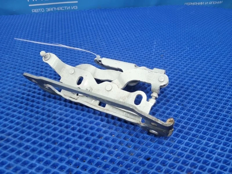 Петля капота Mercedes-Benz C-Class 2011 A2048800728 W204 М271860, левая