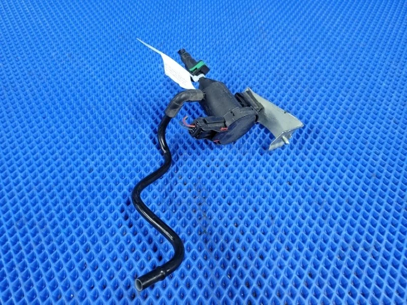 Клапан вентиляции топливного бака Mercedes-Benz A-Class 2017 A0014760532 W176 M133980